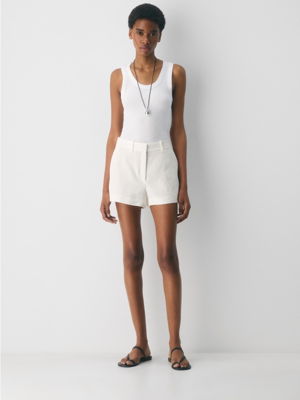 Aritzia Wilfred Anthem Short White